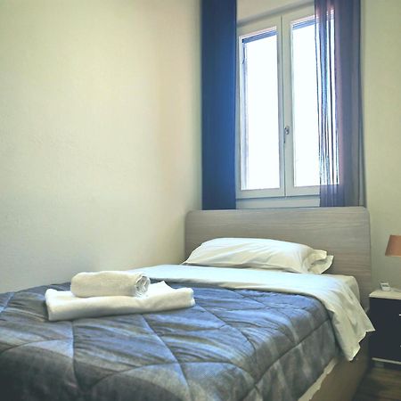 Goldmine Guest House 2 Venesia Bagian luar foto