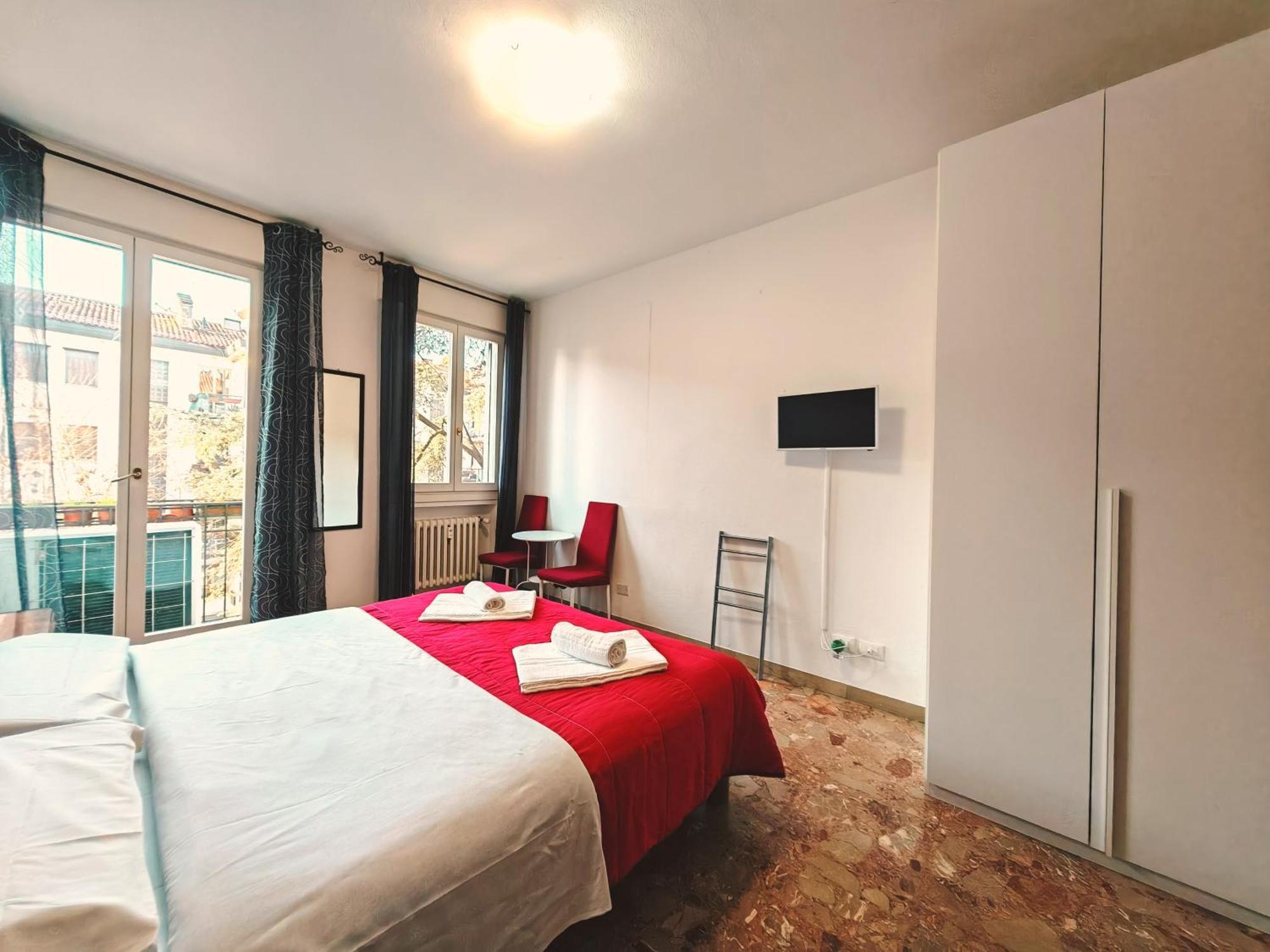 Goldmine Guest House 2 Venesia Ruang foto