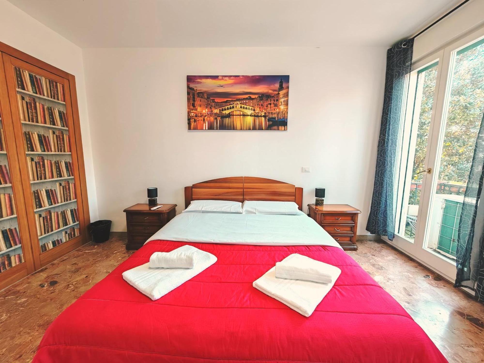 Goldmine Guest House 2 Venesia Ruang foto
