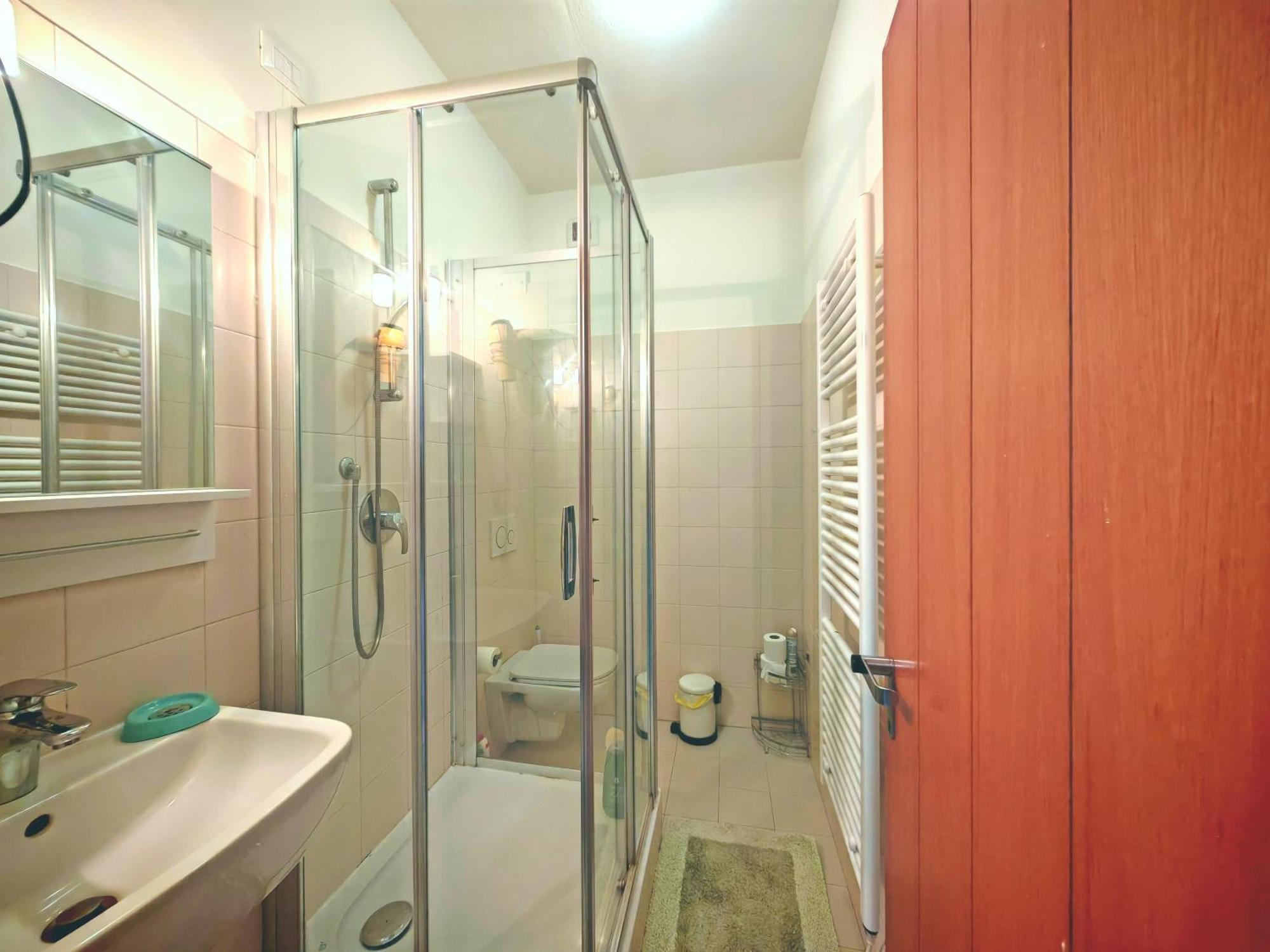 Goldmine Guest House 2 Venesia Ruang foto