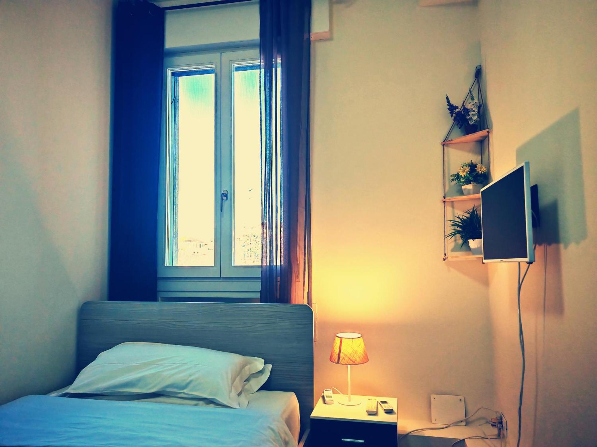 Goldmine Guest House 2 Venesia Bagian luar foto