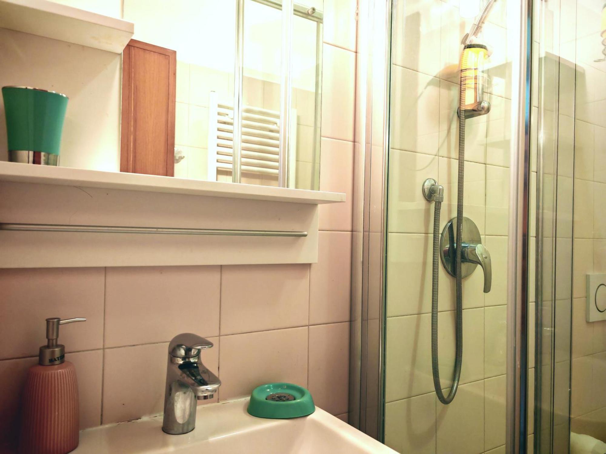 Goldmine Guest House 2 Venesia Ruang foto